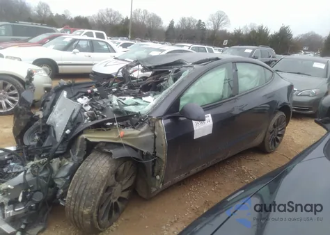 2021 Tesla Model 3 Performance Dual Motor All-Wheel Drive z USA, uszkodzony, nr VIN 5YJ3E1EC3MF044203